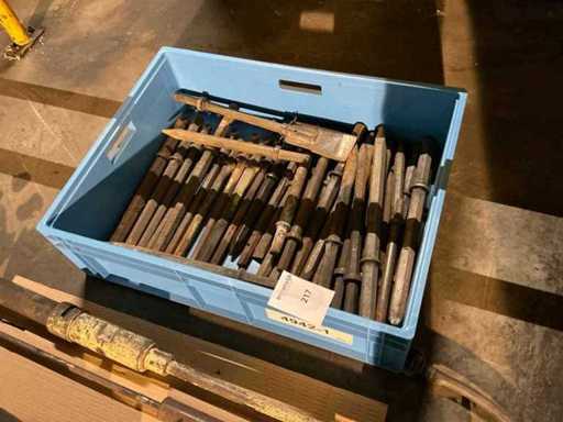 Grande quantité de différents ciseaux à marteau