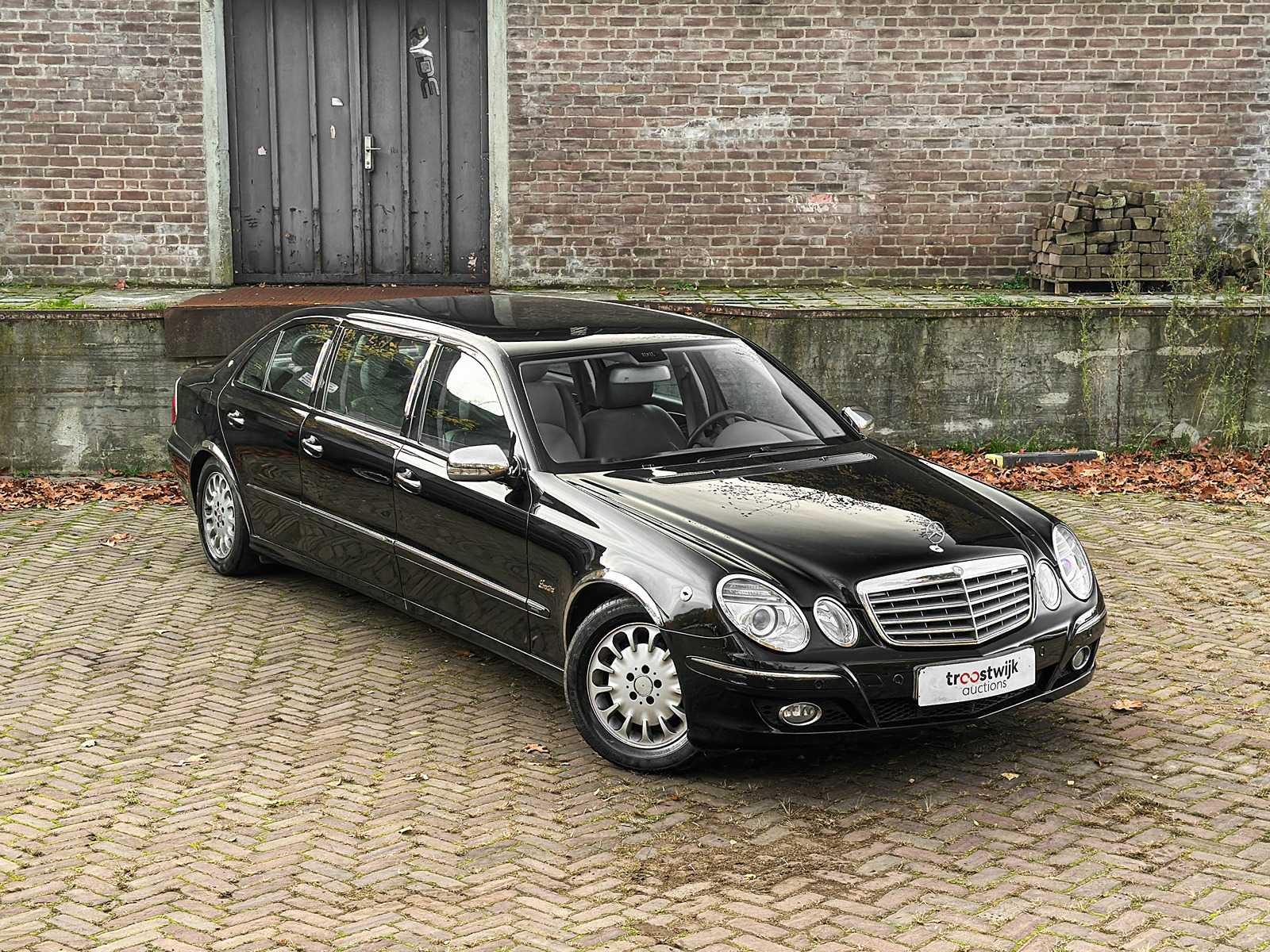 Mercedes-Benz E200 Limousine 2007 E-Klasse (Origineel-NL + 1e Eigenaar), 92-XK-RH Youngtimer