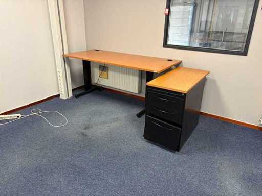 Batch of office inventory
