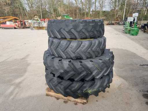 Pirelli 13.6R38 + BKT Agrimax