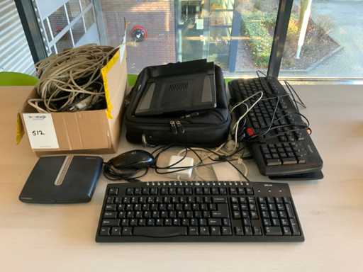 Klawiatury i różne elementy