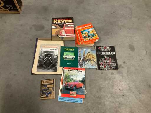 Matériel de lecture divers et dossier de devises étrangères