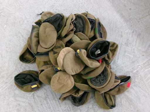 Beret Mix, partly defective (R17) (115x)