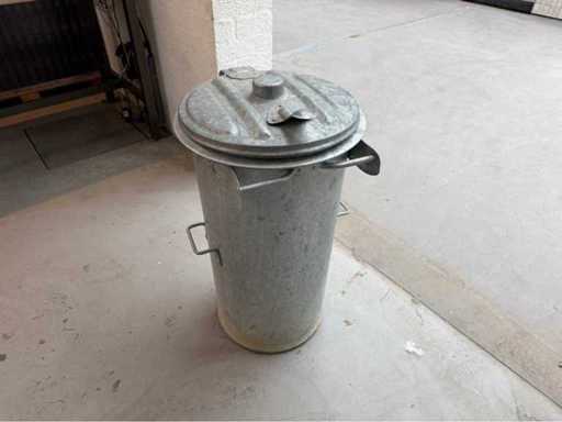 Coșul de gunoi 80ltr