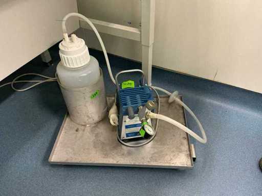 Vacuubrand ME 2 Pumpe mit Rollenplatte