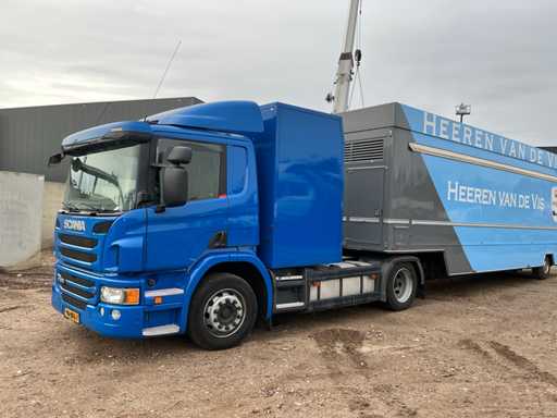 2014 Scania P370 opleggertrekker met  2001 De Vries JV10000 visverkoop oplegger