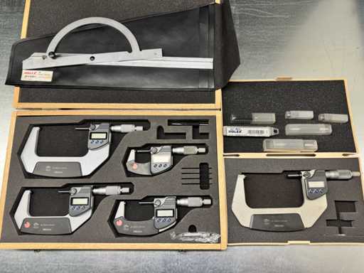   Beaucoup de vis de mesure numériques