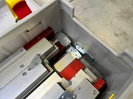 Stumpfl Vario 64 - Leinwandrahmen 6,3 x 3,6m, mit Füßen & Koffer, ohne Folie