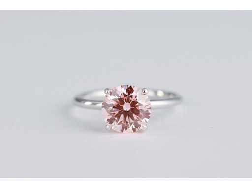 Ring aus 14 Karat Weißgold mit 2,11 ct Diamant