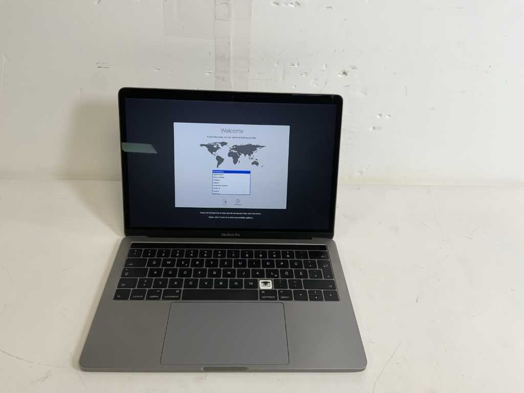 Ordinateur portable Apple MacBook Pro 13,3 pouces, Core(MC) i7 6e génération, 16 Go de RAM, 251 Go NVMe