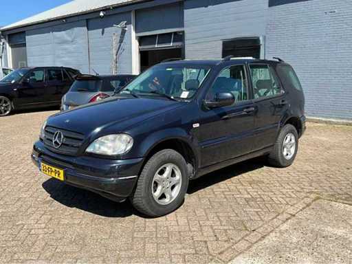 Mercedes-Benz M-Class 270 CDI wagon osobowy z 2000 roku