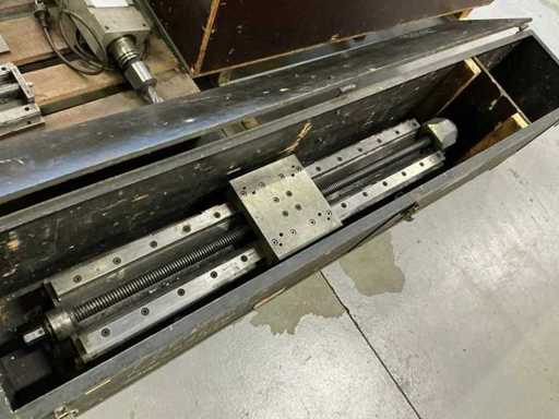 Liniaire actuator/ Freesbalk X-as
