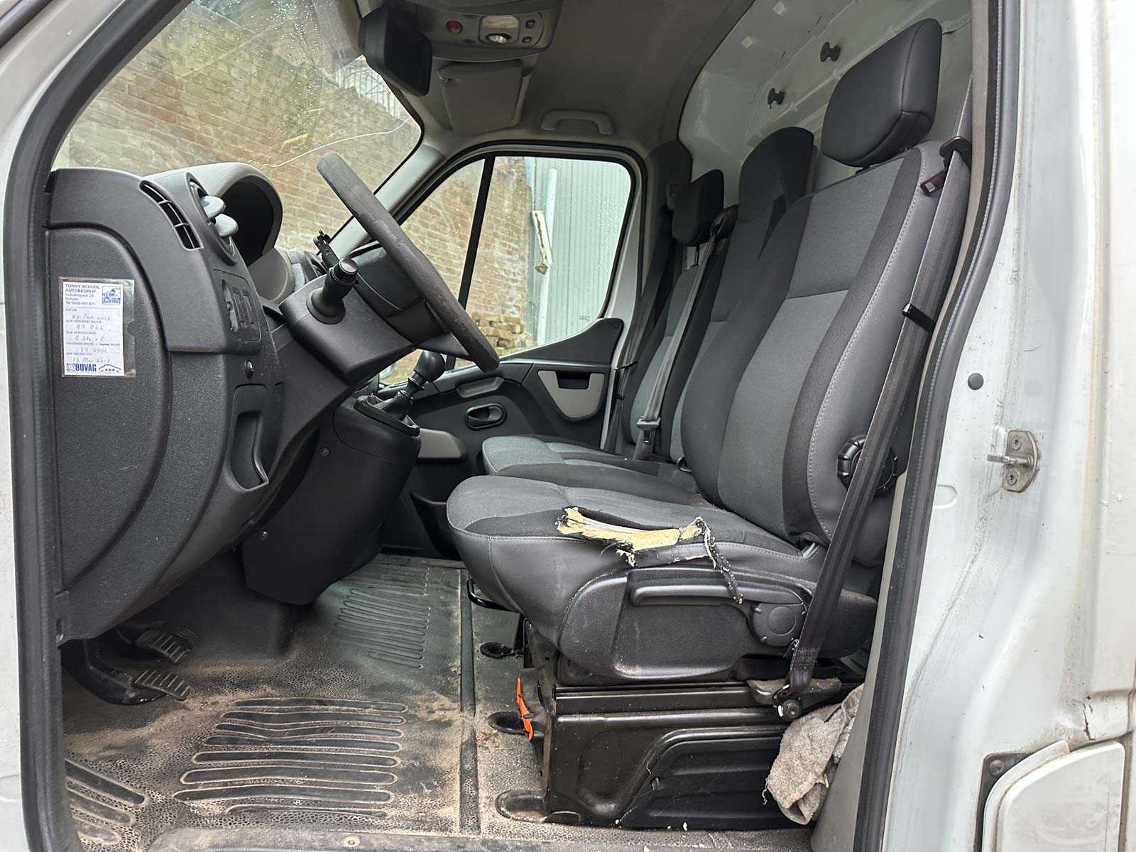 Renault Master T35 2.3 dCi L2H3 Eco 125pk 2013, VD-911-L