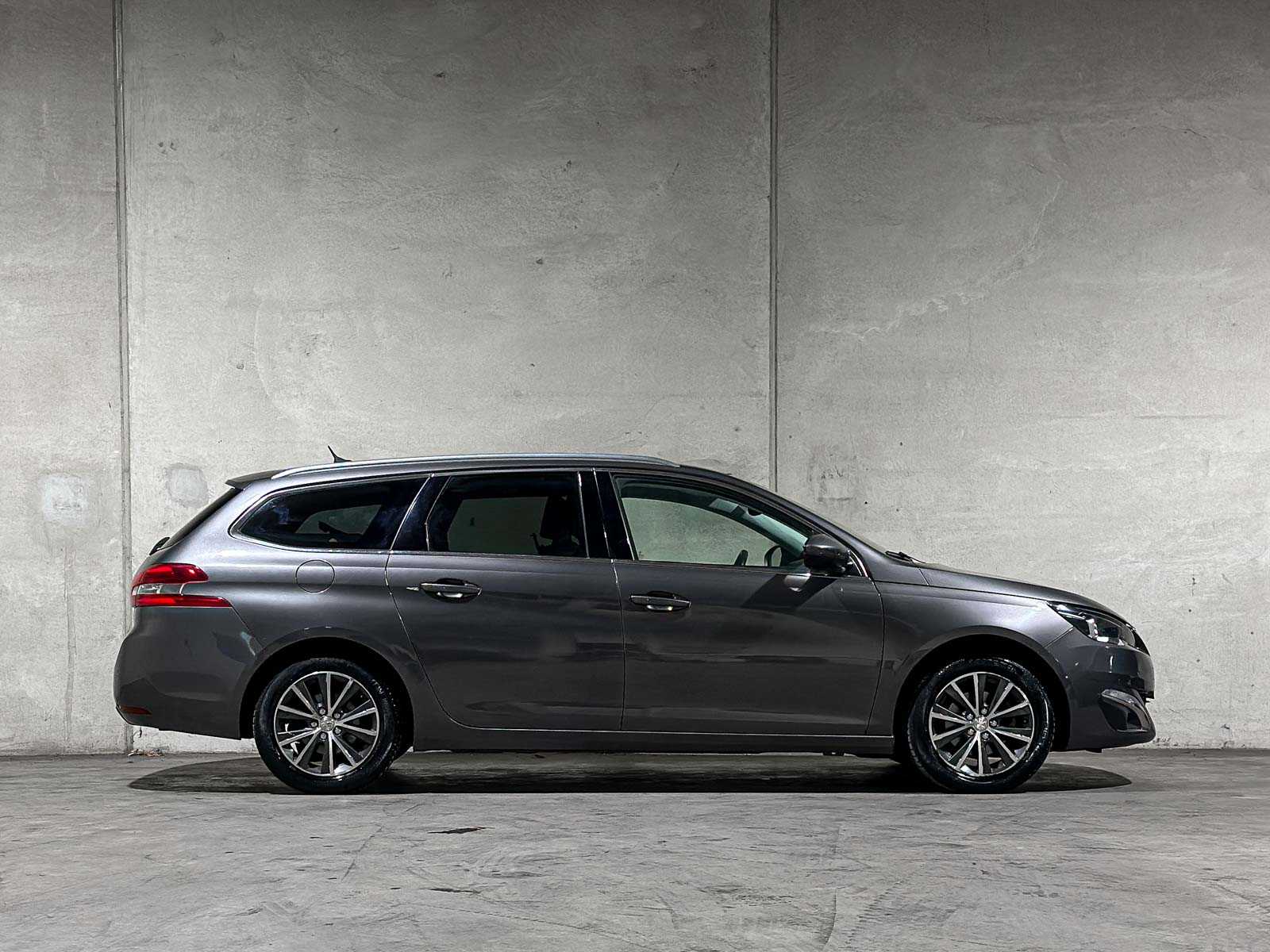 Peugeot 308 SW 1.2 PureTech Blue Lease Premium 131pk 2017 (Origineel-NL), KZ-947-L