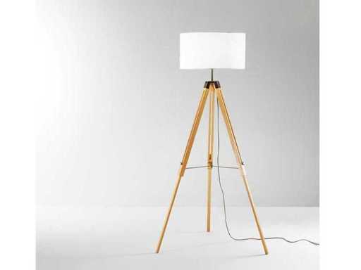 2 lampes de sol en bois en chêne design Intec Studio 
