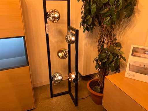 Lampa pod?ogowa Staller