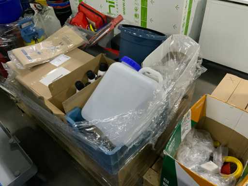 Schoonmaakmiddelen en benodigdheden