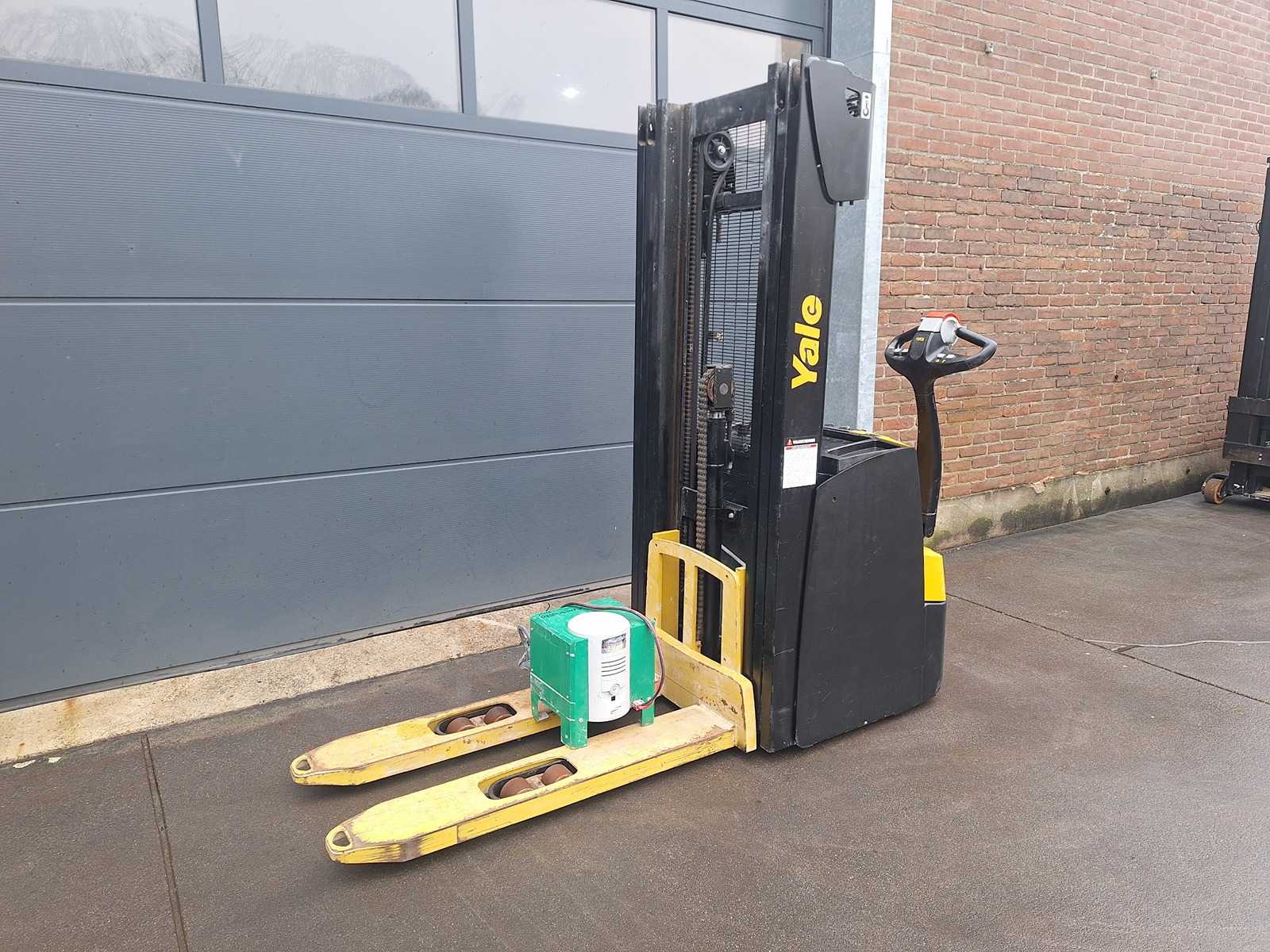 Yale – 2022 – MS16 – 4.43M Triplex, Free-Lift – Stacker