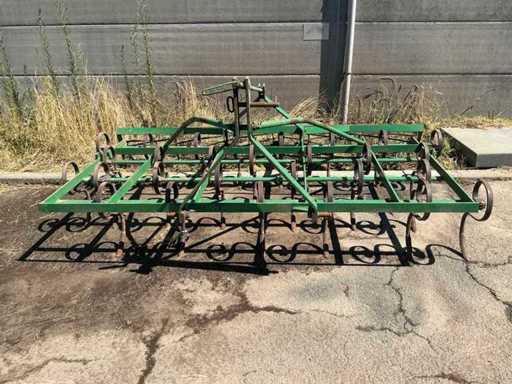 Cultivator