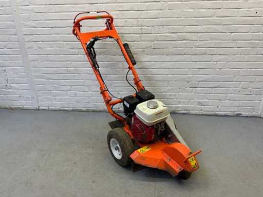 Dosko - 200-6H - 2022 - Cutter la stump