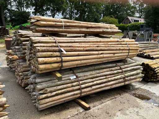 Round posts 2500xØ80mm (425x)