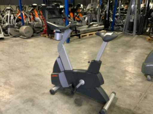 Life Fitness 95c Integrity Vélo droit droit Home Trainer