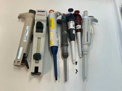 Various pipettes (7x)