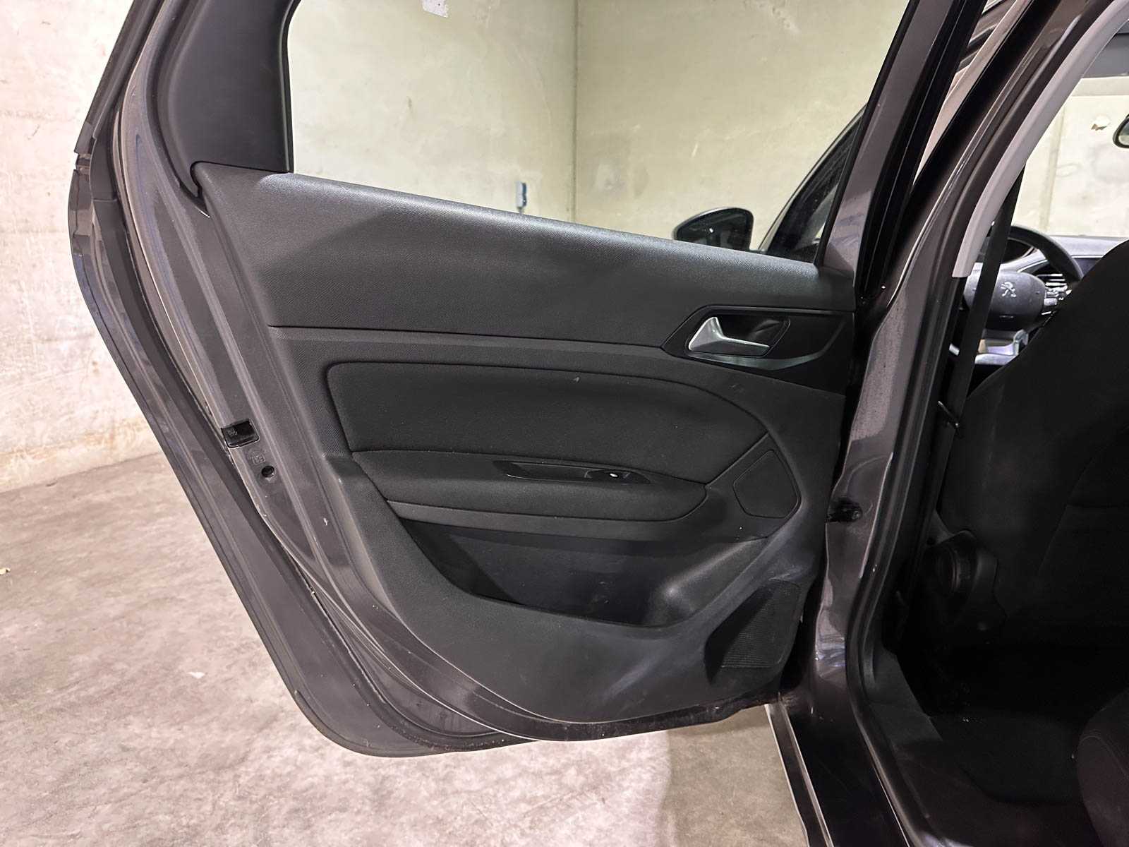 Peugeot 308 SW 1.2 PureTech Blue Lease Premium 131pk 2017 (Origineel-NL), KZ-947-L