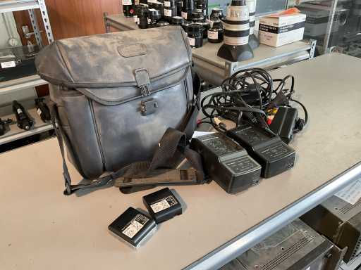 Sharp UADP-0206TAZZ Battery charger kit