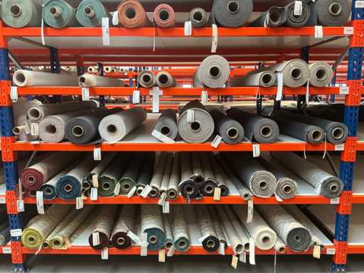 Vari rotoli di tessuto e tessuto per tappezzeria Brute, Smile e Jump (75x)