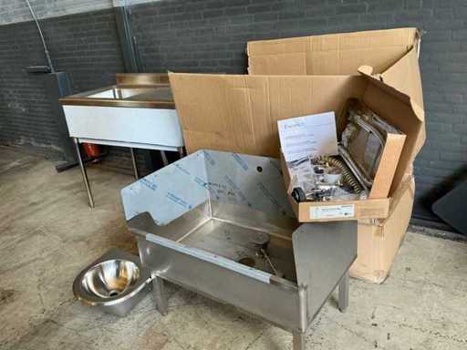Stainless steel sinks (5x)