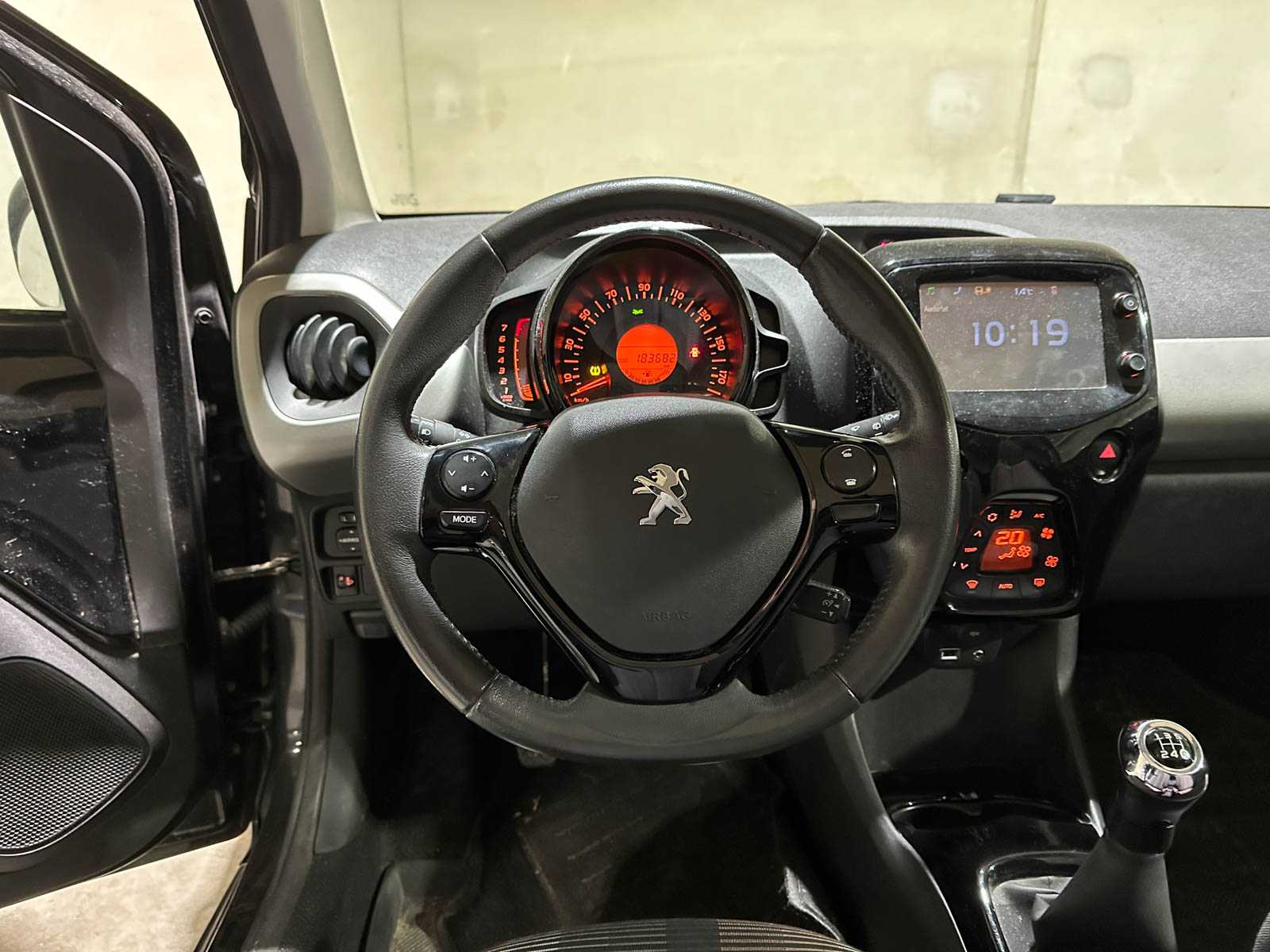 Peugeot 108 1.2 Puretech Allure 82pk 2015, PP-318-L