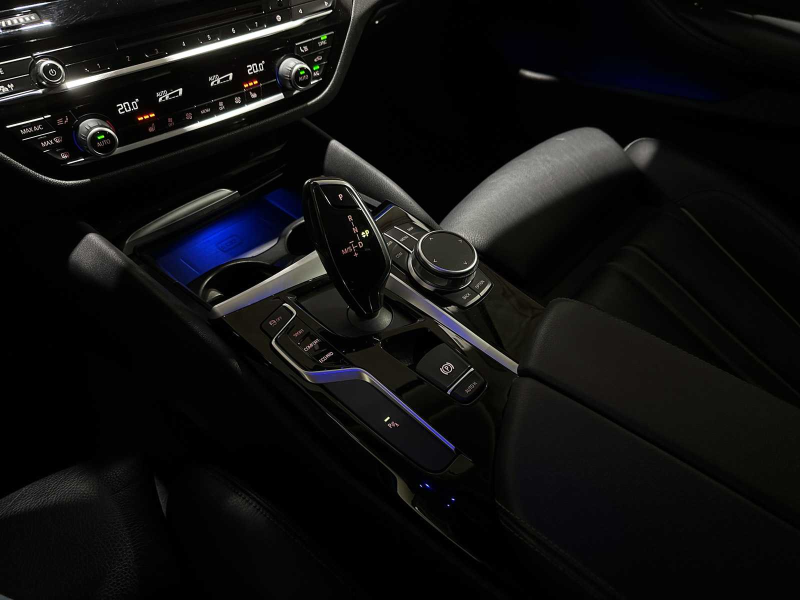 BMW 520i Touring High Executive Sport-Line 5-serie 184pk 2019, XG-208-V