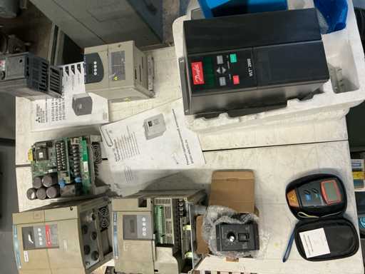 Electromotoren met frequentie regelaars (4x)