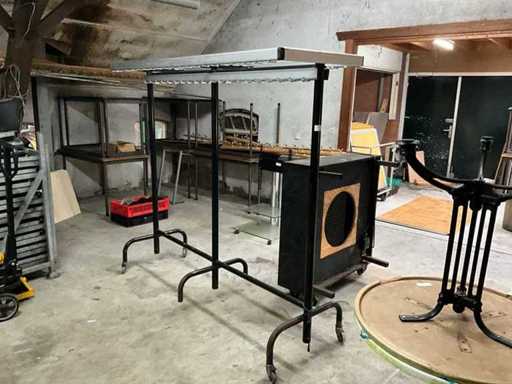 Cuier mobil pentru haine