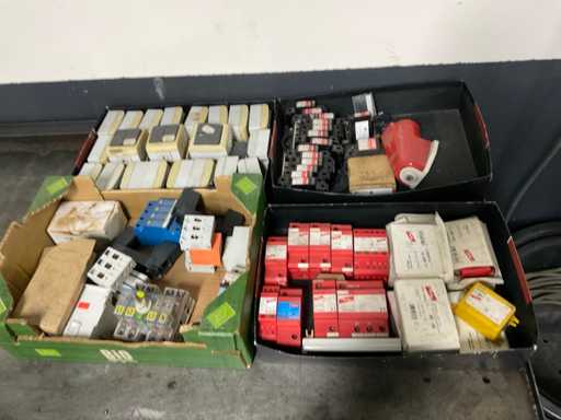 Schakelmateriaal divers