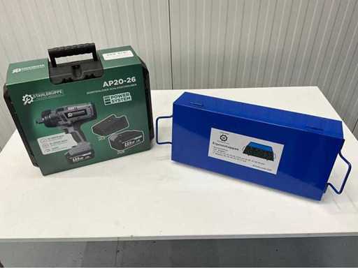 Baterie i ładowarka Stahlgruppe Impact Wrench 2 oraz zestaw gniazd