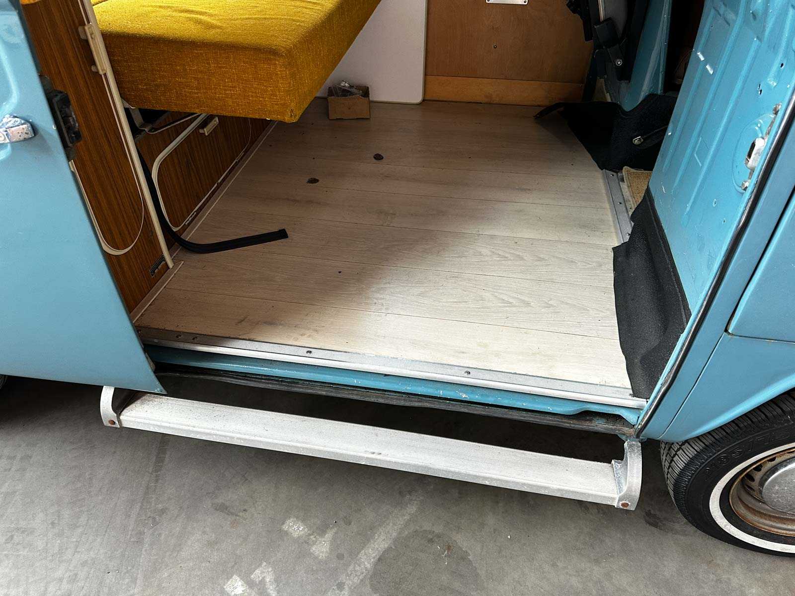 Volkswagen 23-517 Camper 1973, 07-YB-44