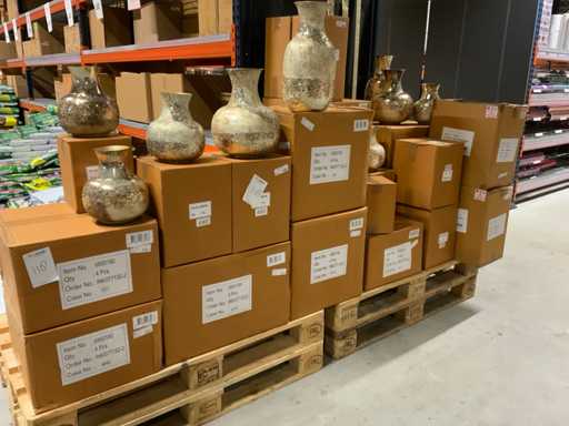 Batch of vases