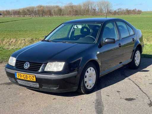 2000 Volkswagen Bora 1.6 Trendline Passenger Car