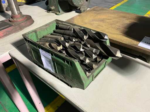 Batch of metal drills