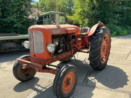 Uniwersalny ciągnik Diesel Oldtimer Nuffield BMG