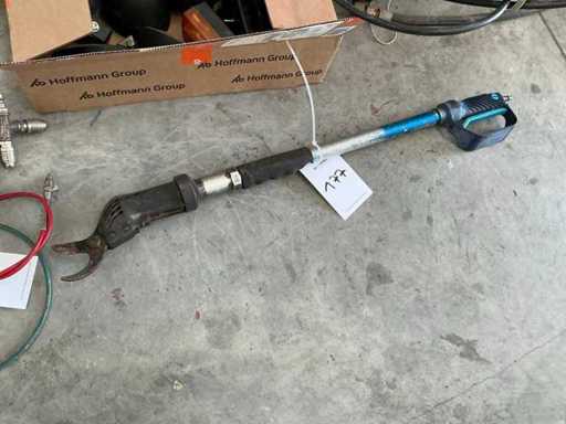 Pneumatic pruning shears