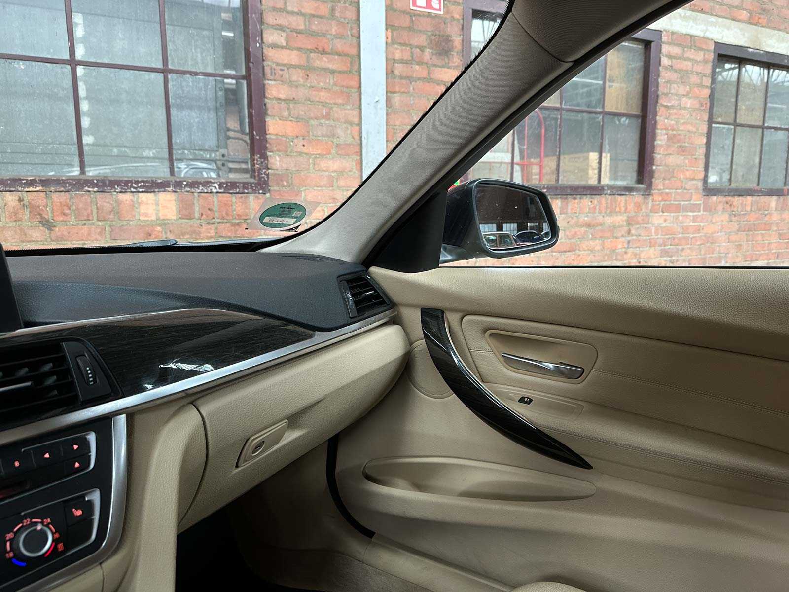 BMW 320i EfficientDynamics Edition Upgrade Edition 170pk 2013 (Origineel-NL) 3-serie, 1-SLL-03