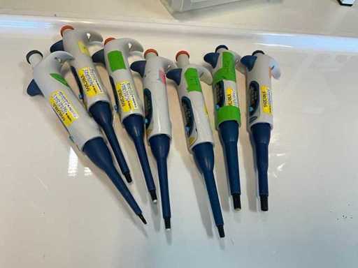 BIOHIT Pipettes (7x)