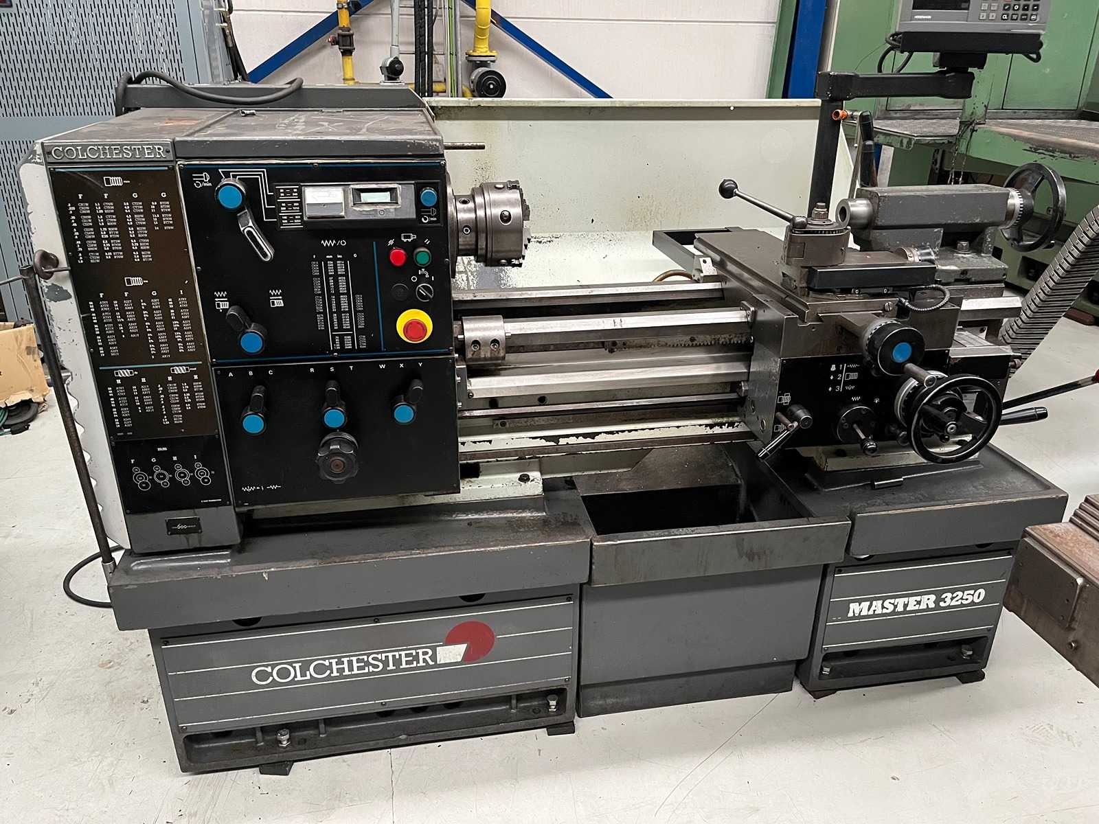 COLCHESTER – MASTER 3250 – Universal lathe