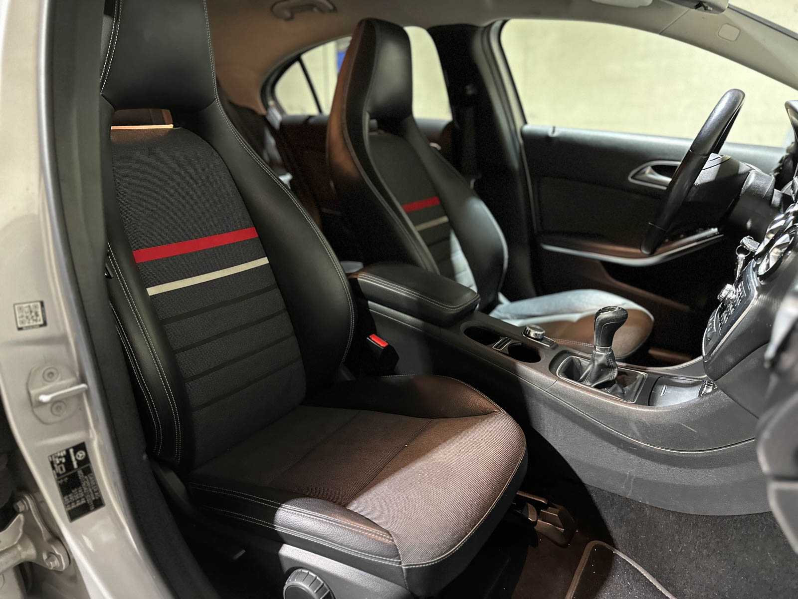 Mercedes-Benz A180 Ambition A-klasse 121pk 2012 (Origineel-NL), 75-ZJJ-1