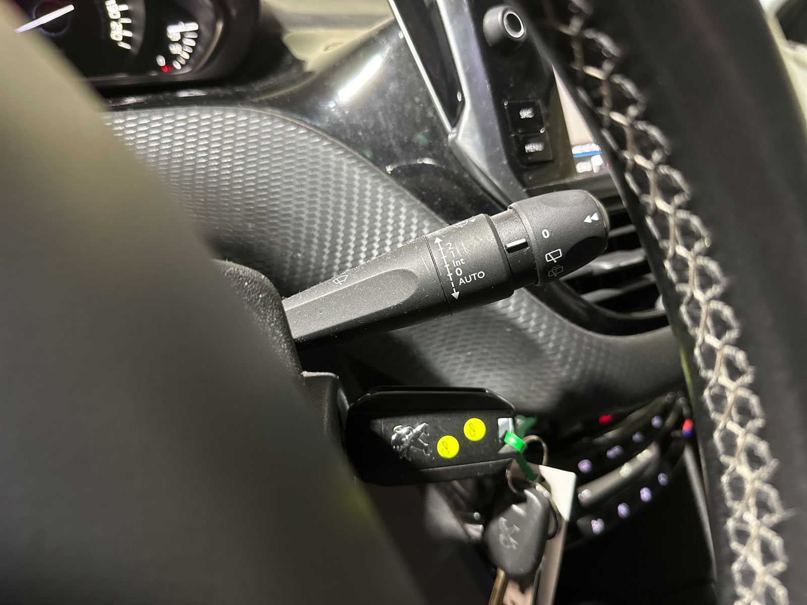 Peugeot 2008 1.2 PureTech Allure 110pk 2018 (Origineel-NL), RL-527-Z