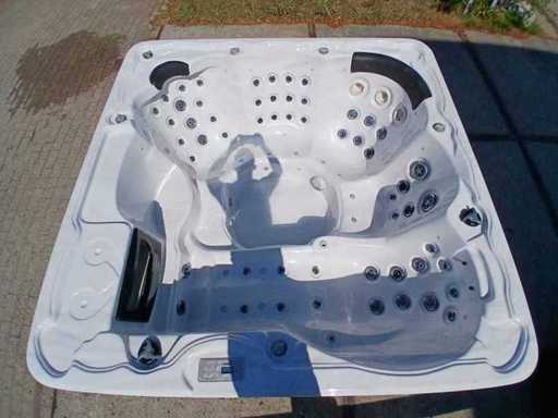 Balboa spa 6 person Jacuzzi and outdoor spa