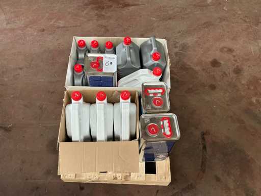 Partij smeermiddelen en remreinigers